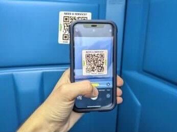 Zgłoszenie serwisowe z kodem QR dla budowniczych i kierowników budowy